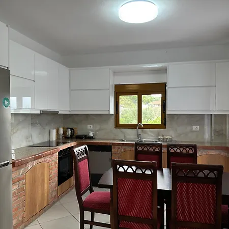 Cano Appartamento Sarandë