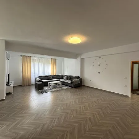 Cano Appartamento Sarandë